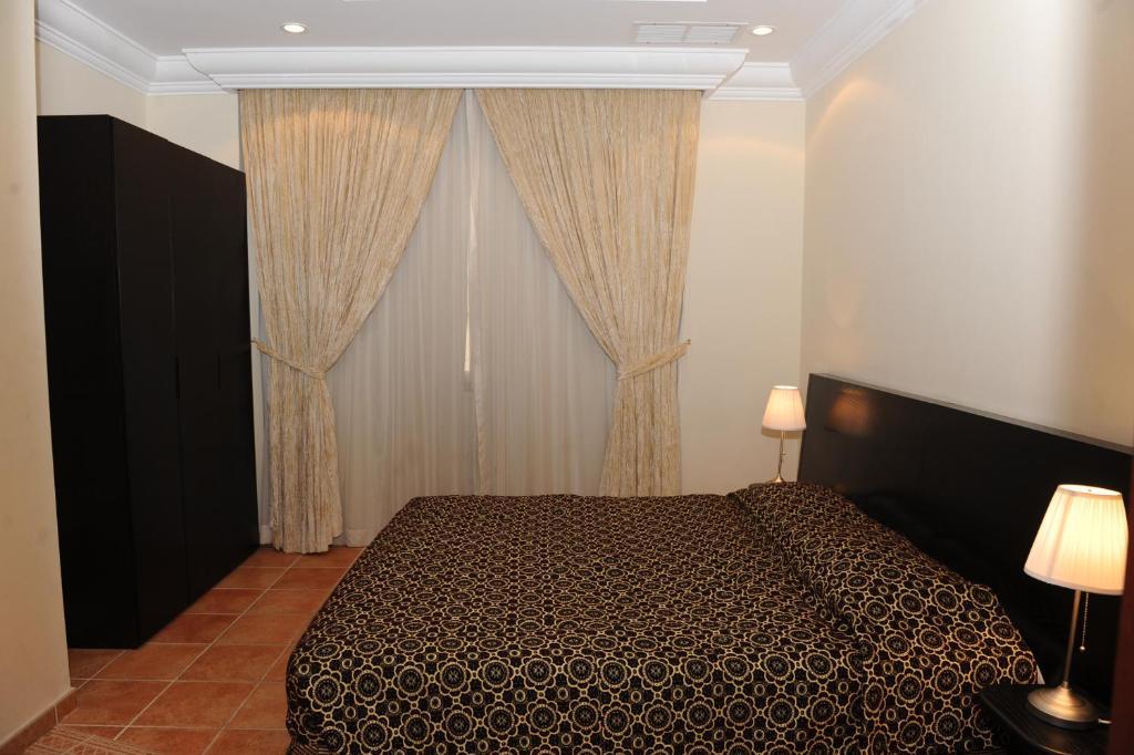 Gulf Continental Suite Kuwait City Bagian luar foto
