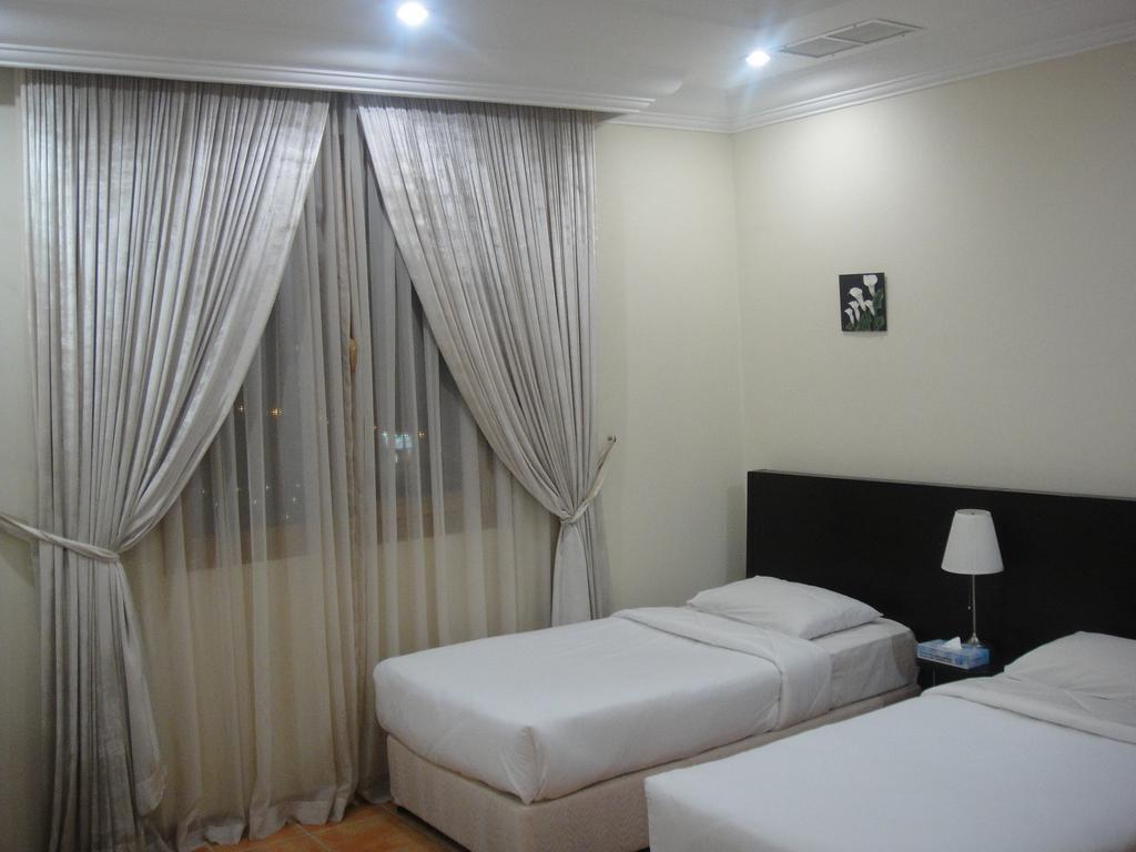 Gulf Continental Suite Kuwait City Bagian luar foto