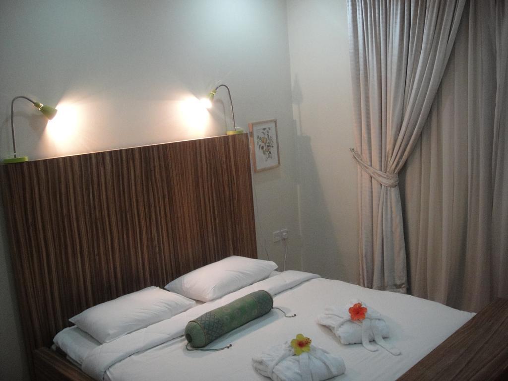 Gulf Continental Suite Kuwait City Bagian luar foto